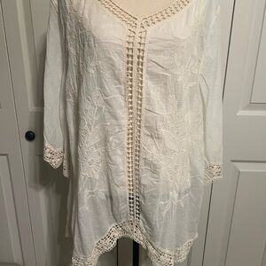 ONLY WORE ONCE, LIV LOS ANGELES, OFF WHT. TOP/COVER UP, SIZE L